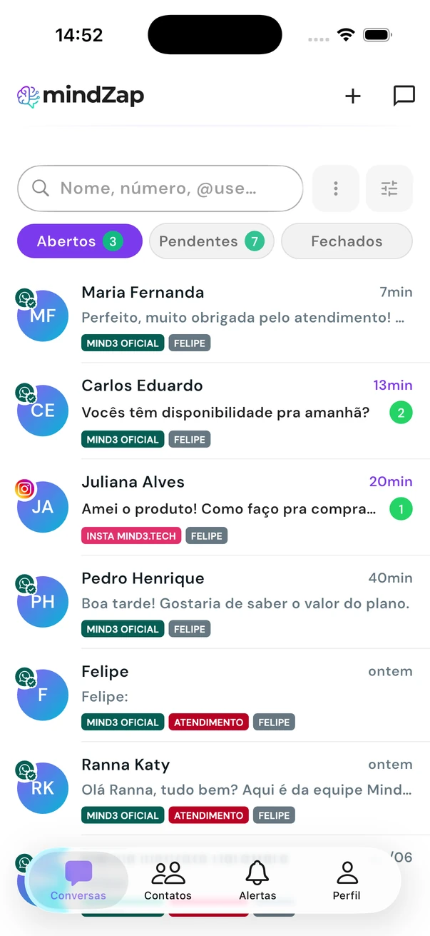 Lista de conversas no app do mindZap para iPhone